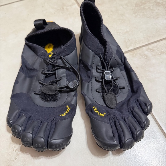Vibram Five Fingers V-Alpha Women's Black Barefoot Shoes 37 - Picture 1 of 4